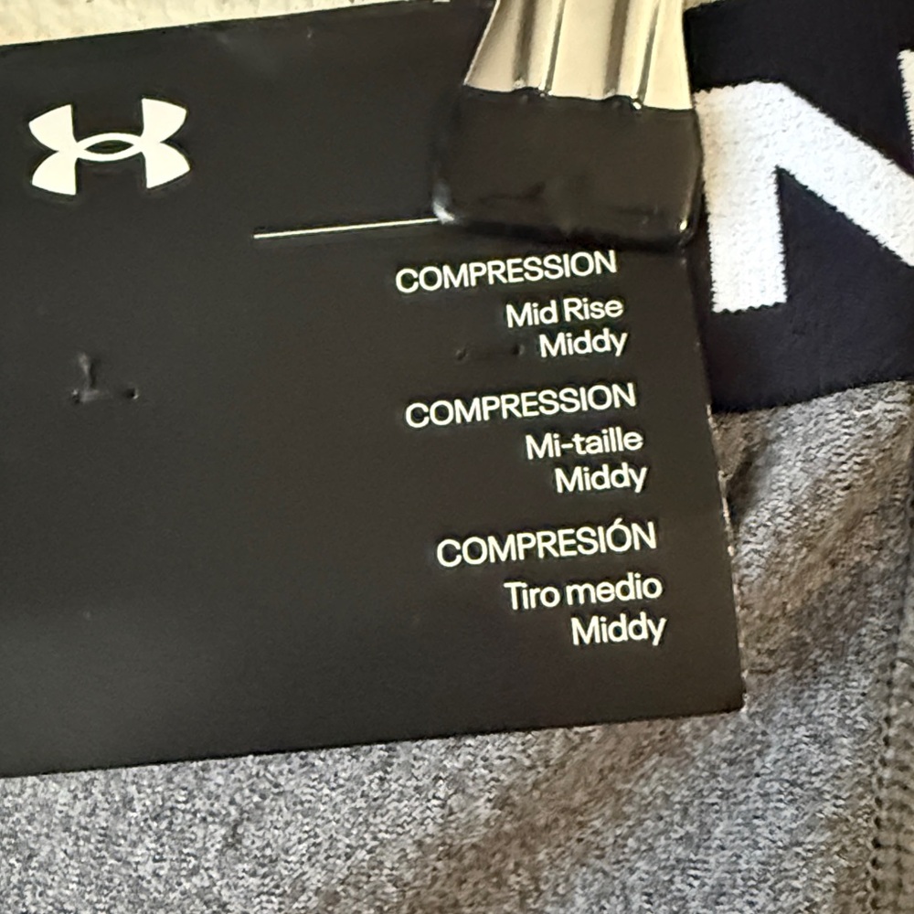 Under Armour Charcoal Performance Shorts size small - Picture 6 of 7